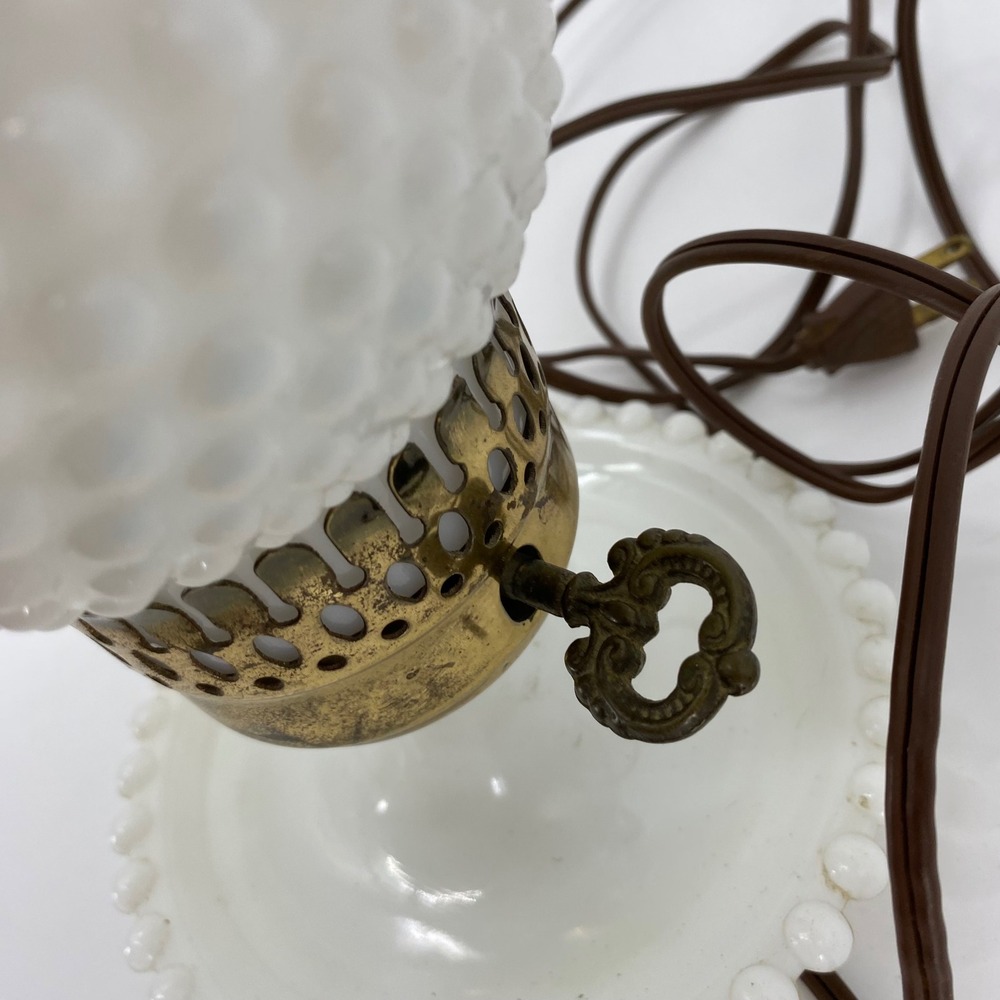 Vintage White Hobnail Milk Glass Hurricane Lamp Electric Ruffled Finger Loop - Picture 7 of 9